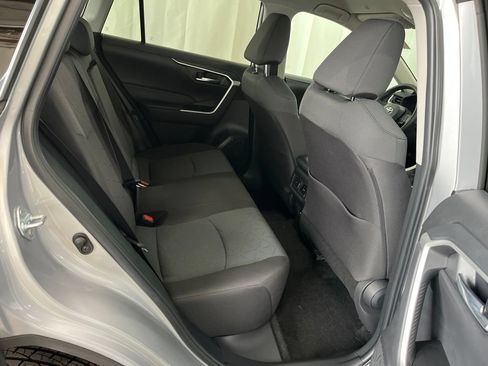 Used 2024 Toyota RAV4 XLE AWD/4WD image 22
