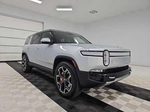 Used 2024 Rivian R1S Adventure AWD/4WD image 7