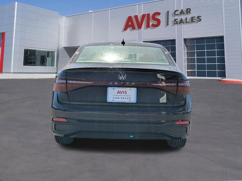 Used 2025 Volkswagen Jetta S image 5