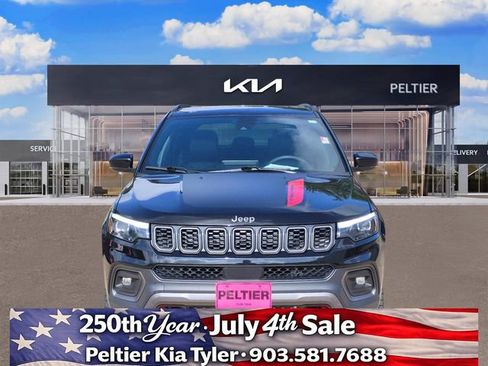 Used 2025 Jeep Compass Trailhawk w/ Trailhawk Elite Group AWD/4WD image 2