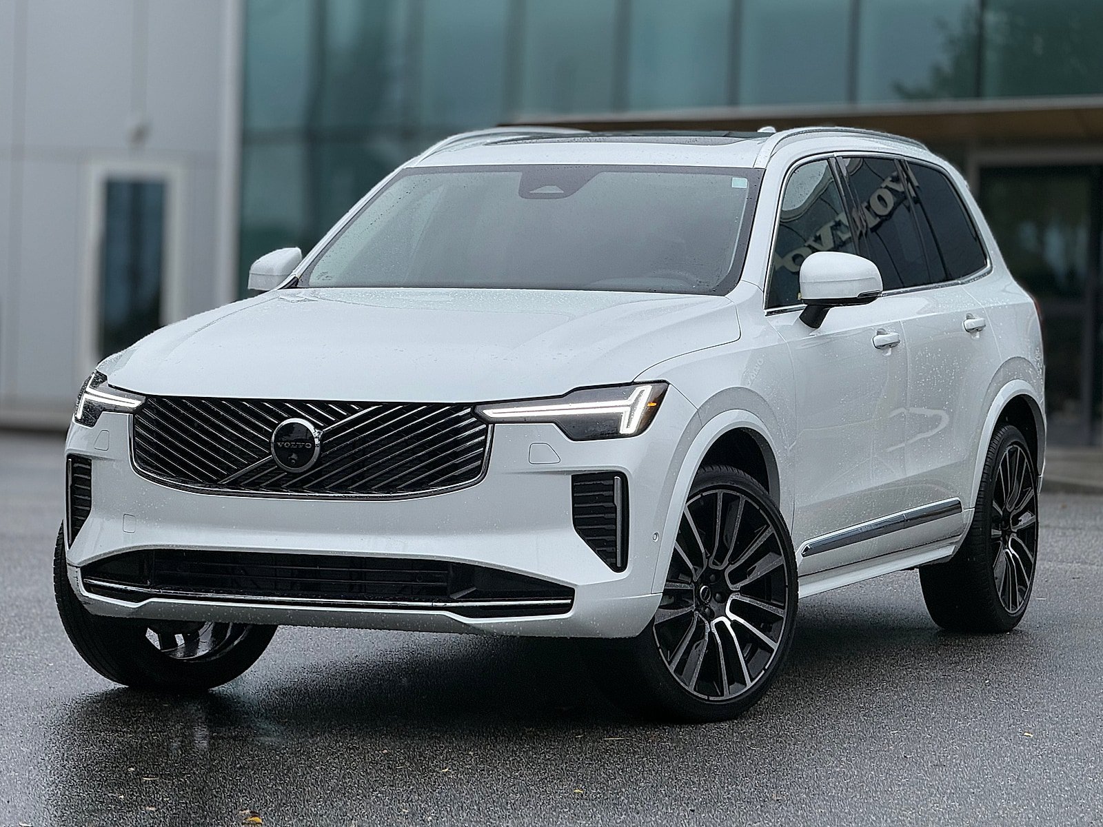 Certified 2025 Volvo XC90 B5 Plus AWD/4WD image 1