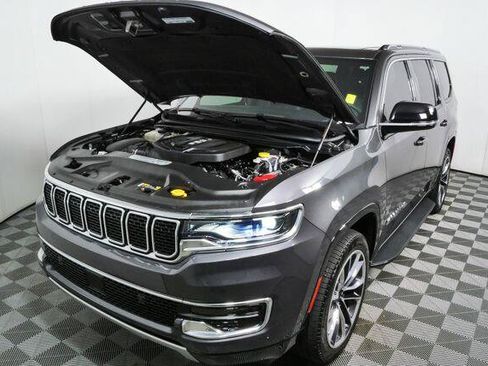 Used 2025 Jeep Wagoneer Series II w/ Premium Group I AWD/4WD image 2