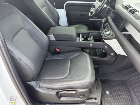 Used 2023 Land Rover Defender 90 S image 37