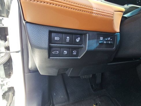 Used 2020 Toyota Avalon Limited w/ Advanced Safety Package FWD image 21