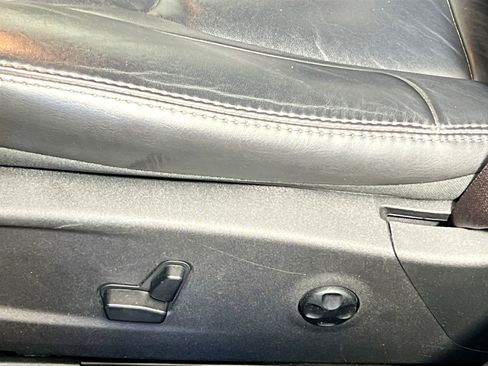 Used 2017 Chrysler 300 Limited image 15