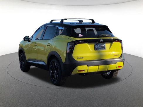 New 2026 Nissan Kicks SR w/ Cold Weather Package image 7