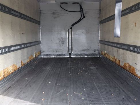 Used 2016 Chevrolet Express 4500 w/ Chrome Appearance Package image 8