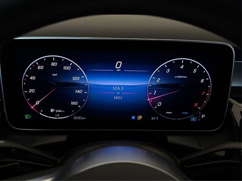 Used 2025 Mercedes-Benz GLC 300 4MATIC image 18