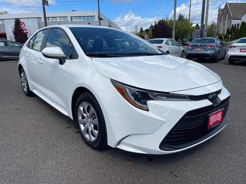 New 2026 Toyota Corolla LE image 2