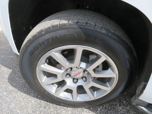 Used 2018 GMC Yukon Denali w/ Open Road Package AWD/4WD image 9
