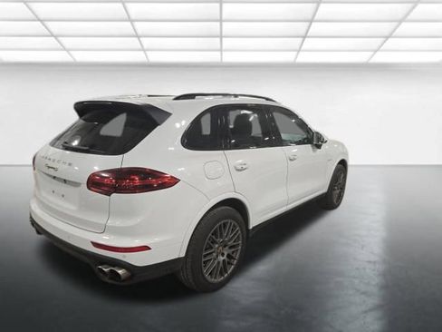 Used 2017 Porsche Cayenne S Platinum image 4