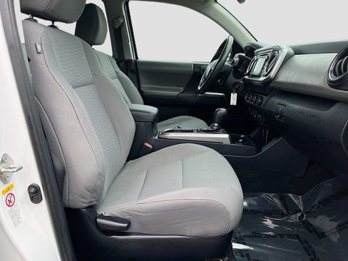 Used 2019 Toyota Tacoma SR5 AWD/4WD image 24