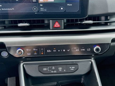 Certified 2025 Kia Carnival SX FWD image 19