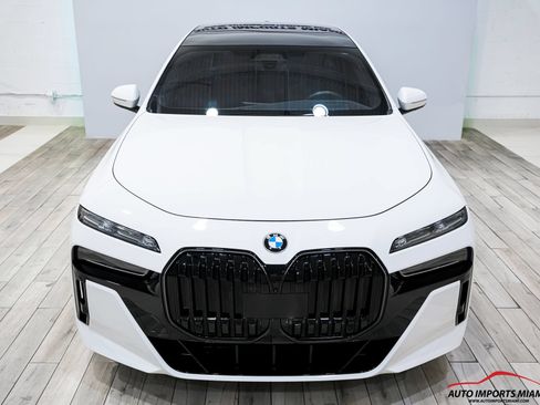 Used 2024 BMW 760i xDrive w/ Executive Package AWD/4WD image 33