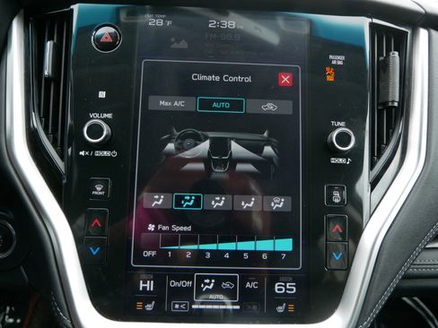 Used 2021 Subaru Outback Limited image 23