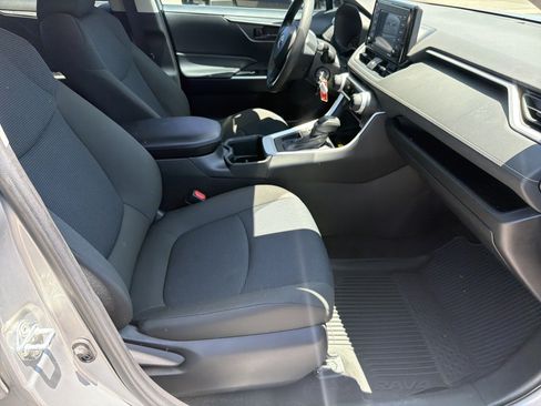 Certified 2022 Toyota RAV4 LE FWD image 24