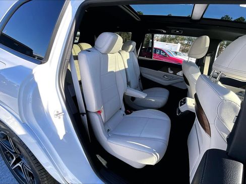 Used 2025 Mercedes-Benz GLS 450 4MATIC image 20
