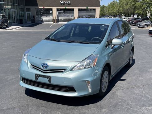 Used 2014 Toyota Prius V Three FWD image 2