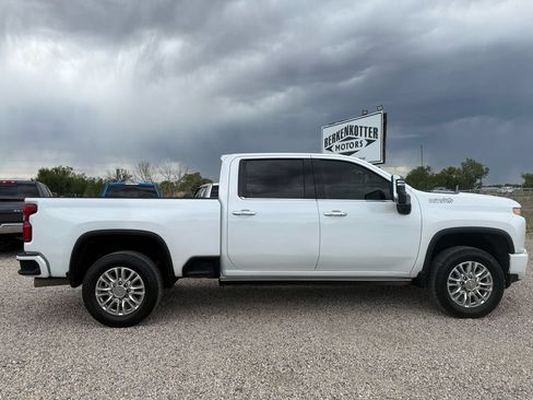 Used 2021 Chevrolet Silverado 2500 High Country w/ Z71 Off-Road Package AWD/4WD image 12