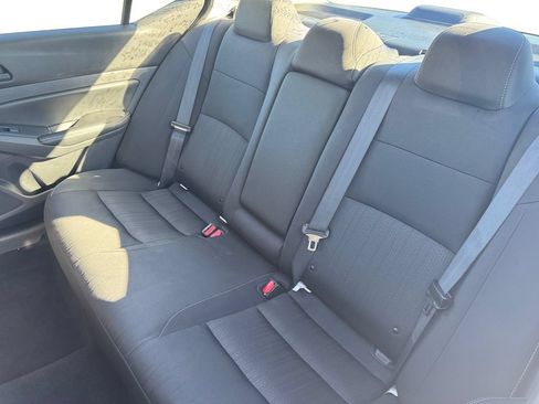 Used 2025 Nissan Altima 2.5 SV FWD image 13