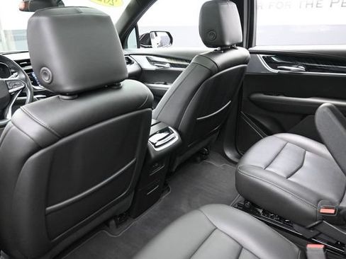 Used 2025 Cadillac XT6 Premium Luxury FWD image 26