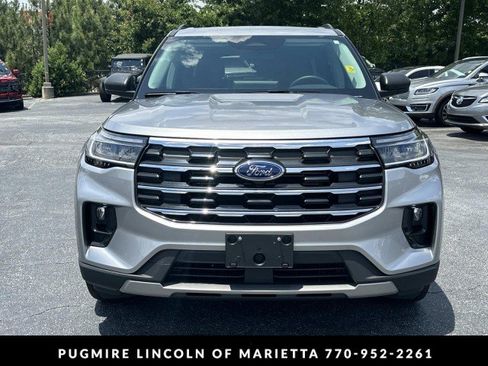 Used 2025 Ford Explorer Active w/ Active Comfort Package AWD/4WD image 2