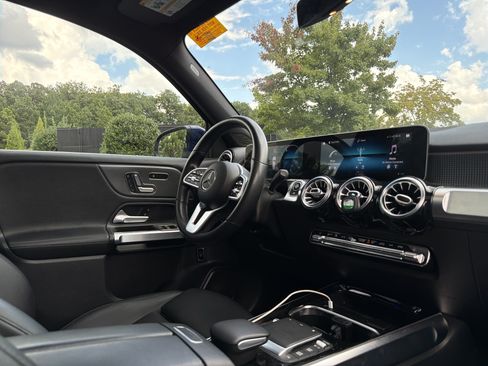 Used 2021 Mercedes-Benz GLB 250 image 6