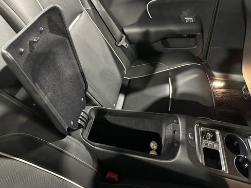 Used 2019 Rolls-Royce Dawn image 21