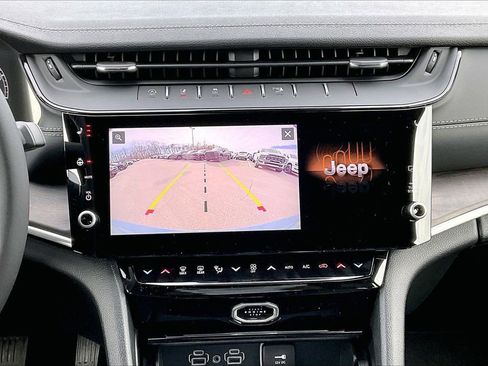 New 2026 Jeep Grand Cherokee Limited w/ Limited Altitude Package AWD/4WD image 14
