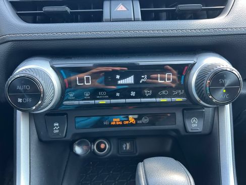 Used 2025 Toyota RAV4 XLE FWD image 19