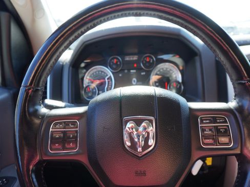 Used 2020 RAM 1500 Classic SLT w/ Luxury Group AWD/4WD image 24