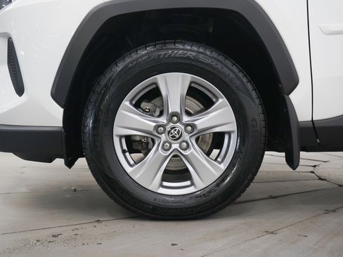 Used 2022 Toyota RAV4 LE AWD/4WD image 27