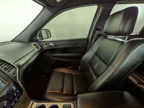 Used 2016 Jeep Grand Cherokee Limited image 31