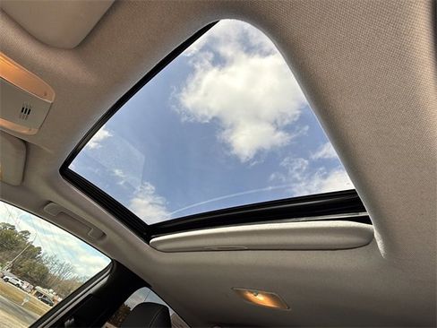 Used 2016 Toyota Prius Four w/ Advanced Technology Package image 21