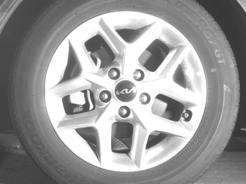 Used 2025 Kia Soul LX w/ LX Technology Package image 12