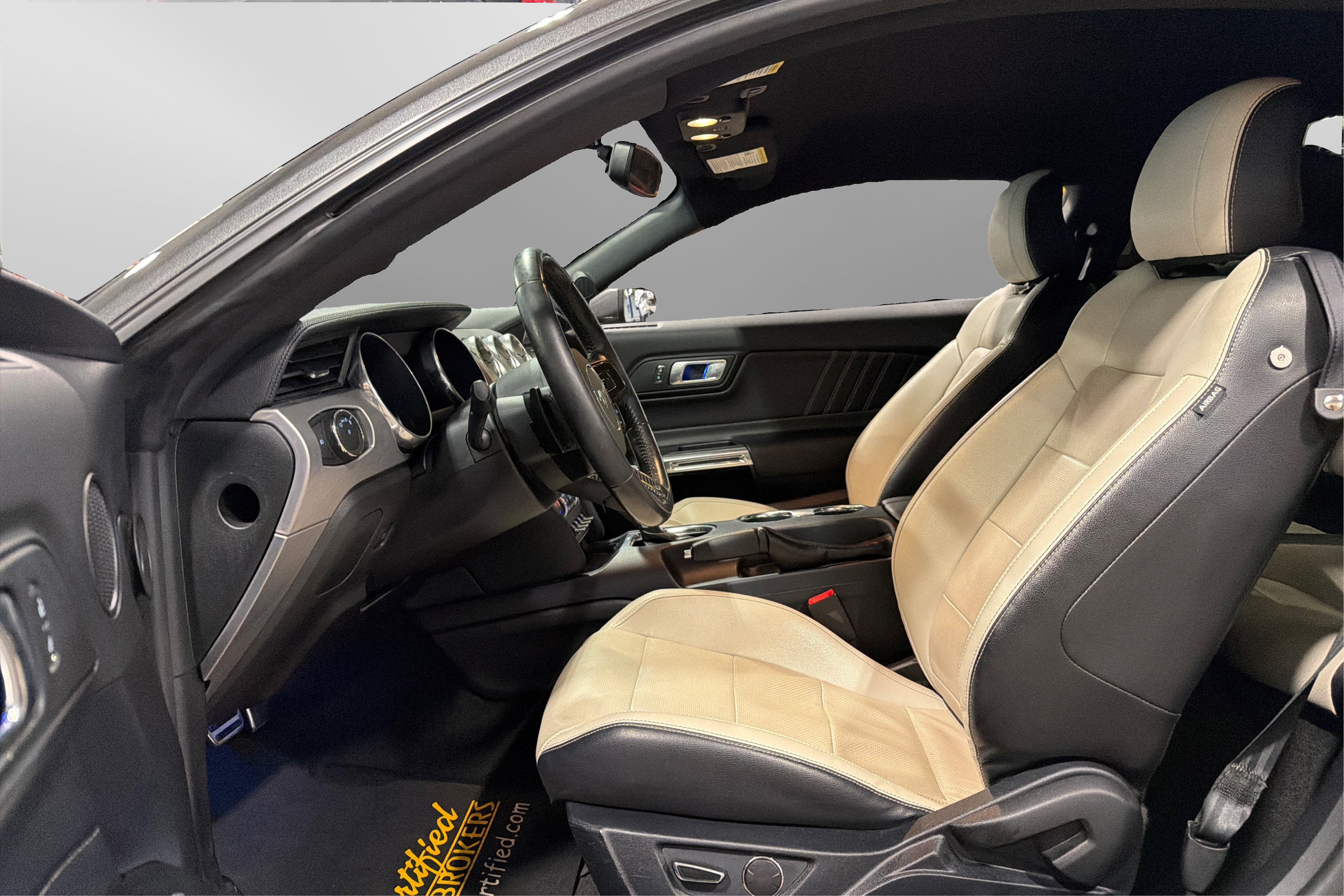 Used 2018 Ford Mustang GT Premium RWD image 17