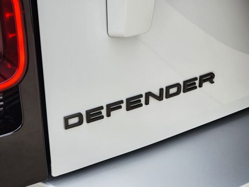 Certified 2025 Land Rover Defender 90 S image 13