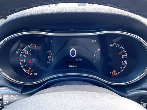 Used 2020 Jeep Grand Cherokee Laredo image 25