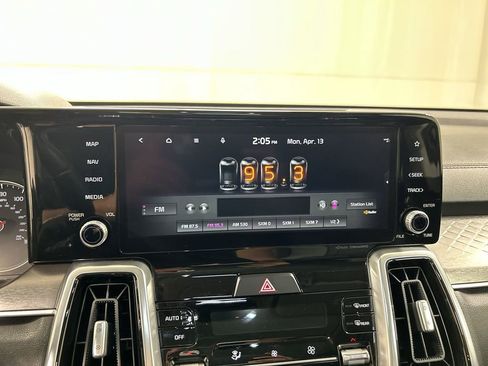 Certified 2022 Kia Sorento SX image 14