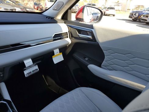 New 2026 Mitsubishi Outlander SEL FWD image 8