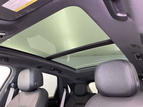 Certified 2023 Porsche Cayenne S Platinum AWD/4WD image 18