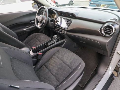 Used 2021 Nissan Kicks SV image 21