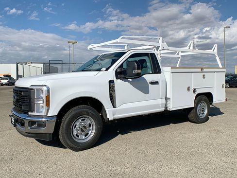 New 2026 Ford F250 XL w/ XL Chrome Package image 1