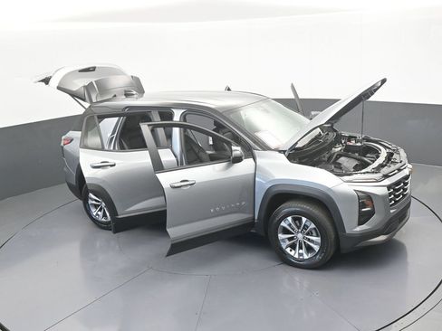 Used 2025 Chevrolet Equinox LT FWD image 64