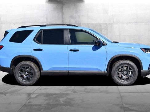 New 2025 Honda Pilot TrailSport image 5