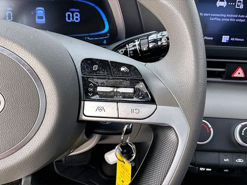 Used 2024 Hyundai Elantra SE image 19