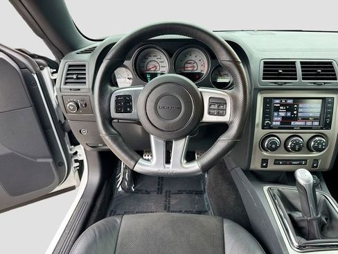 Used 2014 Dodge Challenger SRT8 RWD image 21