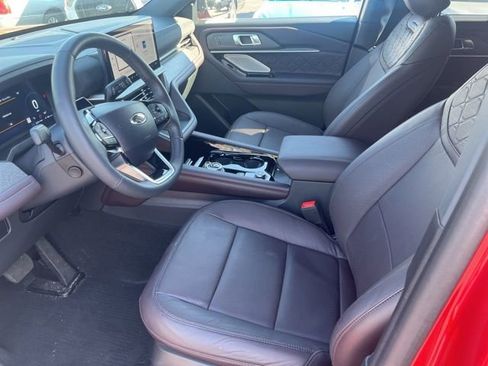 Certified 2025 Ford Explorer Platinum w/ Ultimate Package AWD/4WD image 14