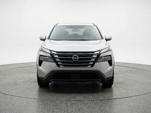 Used 2025 Nissan Rogue SV FWD image 2