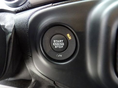 Used 2019 Jeep Wrangler Sport image 19